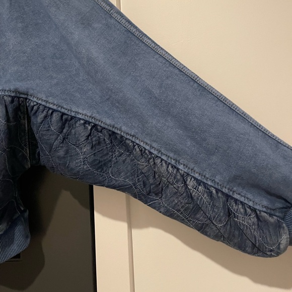 Urban Outfitters Blue Quilted Sweatshirt (M) - Picture 9 of 10